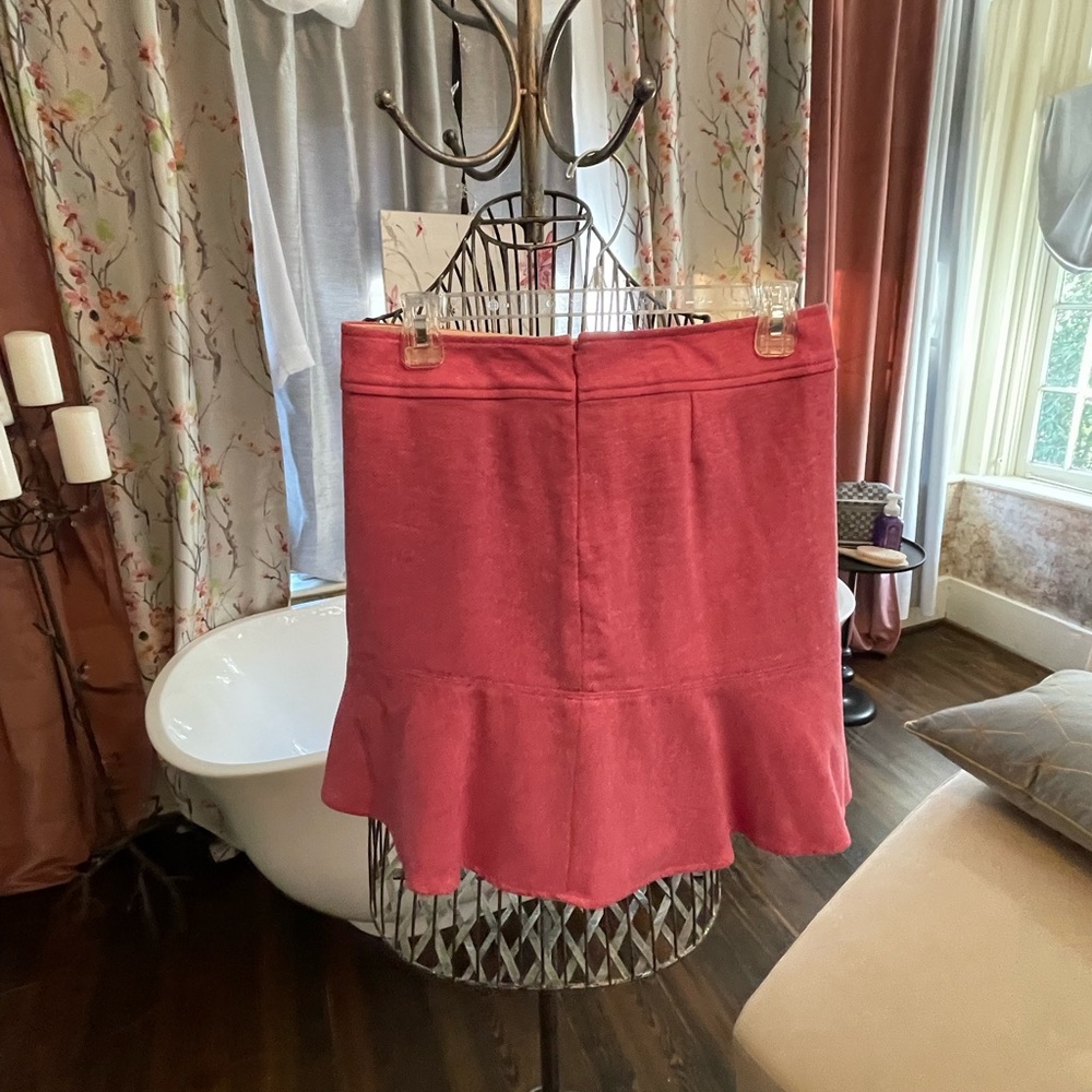 Zipper back Gap skirt; excellent condition